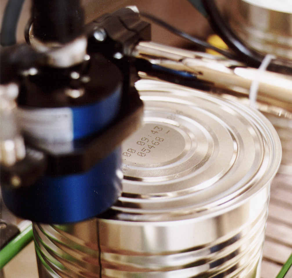 Industrielle Beschriftungssysteme Beschriftungssystem kennzeichnet eine Lebensmitteldose