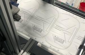 Mehrzeilige Beschriftung von FFP2-Masken - REA JET HR Mehrzeilige Beschriftung von FFP2-Masken