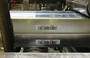 Nass-in-Nass-Druck von 1D Code auf Trockenbau-Profile - REA JET HR Nass-in-Nass-Druck von 1D Code auf Trockenbau-Profile - REA JET HR