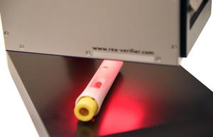 Data Matrix Codeprüfung auf Insulin Pen - REA VeriCube Data Matrix Codeprüfung auf Insulin Pen - REA VeriCube